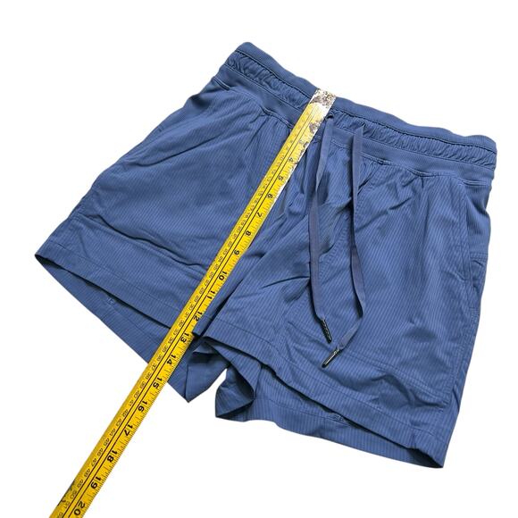 Lululemon Women’s Blue Drawstring Athletic Shorts Size 4 Lightweight gym workout - Picture 4 of 13